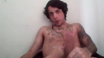 Pro goth model cumming on webcam live